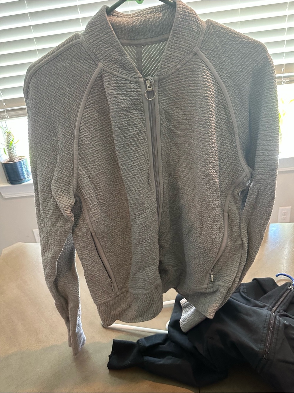 lululemon athletica Women's Gray Textured Zip-Up Sweater